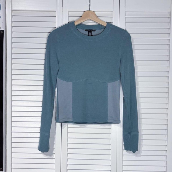 Victoria’s Secret thermal top - Picture 2 of 4